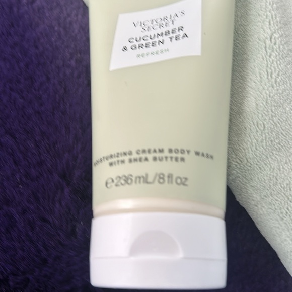 NWT Victoria’s Secret REFRESH Body Wash - Picture 5 of 8